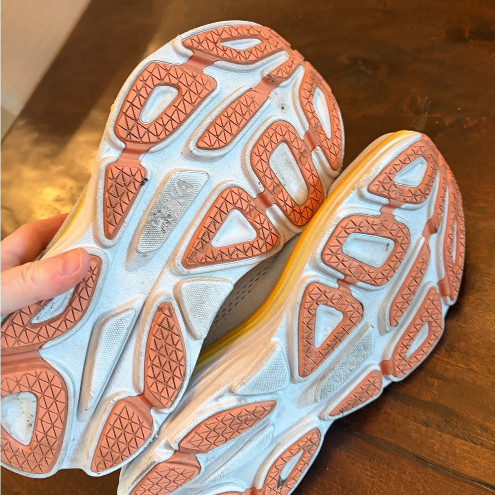 Hoka Bondi 8 size 8.5 WIDE-Light Gray with Yellow Midsole and Coral Accents - Picture 7 of 9